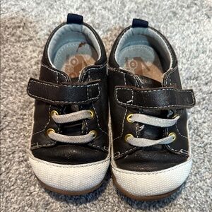 See Kai Run Brown & White Sneakers - size 6